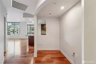 910 Lenora St, Seattle, WA 98121 - Photo 20