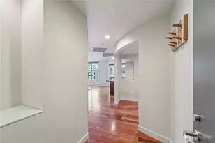 910 Lenora St, Seattle, WA 98121 - Photo 22