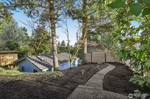 10219 15th Ave NE, Seattle, WA 98125 - Photo 18