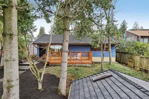 10219 15th Ave NE, Seattle, WA 98125 - Photo 2