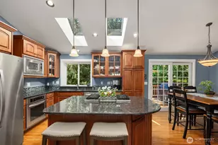 22848 NE 26th St, Sammamish, WA 98074 - Photo 4