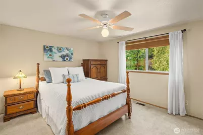 22848 NE 26th Street, Sammamish, WA 98074 - Photo 16