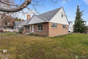 1162 D St SW, Ephrata, WA 98823 - Photo 2