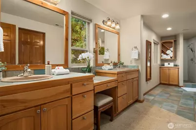 11205 NE 95th Street, Kirkland, WA 98033 - Photo 16