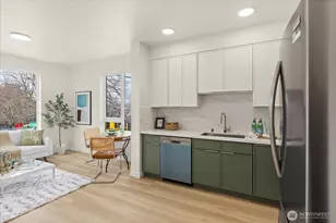 2374 Franklin Ave E, Seattle, WA 98102 - Photo 6