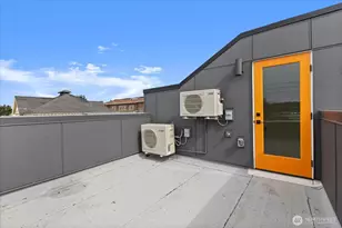 2374 Franklin Ave E, Seattle, WA 98102 - Photo 28