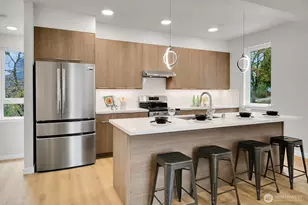 2374 Franklin Ave E, Seattle, WA 98102 - Photo 2