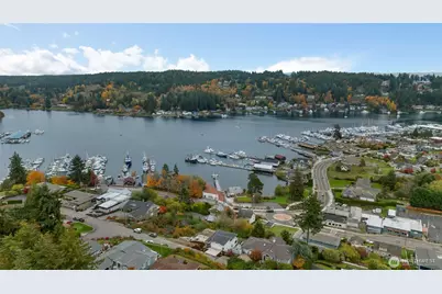 8309 Bayridge Avenue, Gig Harbor, WA 98335 - Photo 2