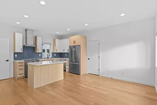 3239 61st Ave SW, Seattle, WA 98116 - Photo 8