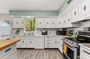 16 Harrison St, South Bend, WA 98586 - Photo 10