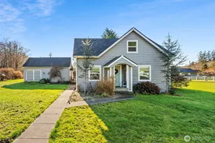 933 Crescent St, Raymond, WA 98577 - Photo 1