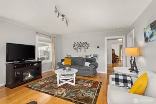 933 Crescent St, Raymond, WA 98577 - Photo 6