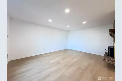 832 S 74th Street, Tacoma, WA 98408 - Photo 4