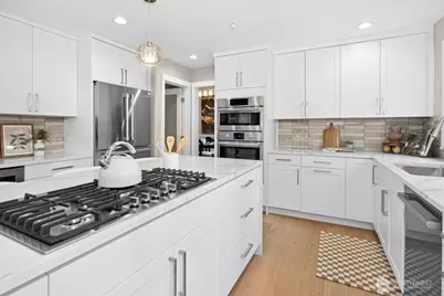 19221 SE 25th Street, Sammamish, WA 98075 - Photo 10