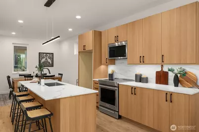 914 A 15th Avenue, Seattle, WA 98122 - Photo 10