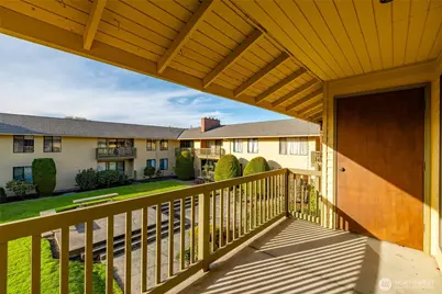 310 S 11th Street #204, Mount Vernon, WA 98274 - Photo 4