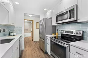 13717 Linden Ave N, Seattle, WA 98133 - Photo 4