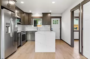 1281 Admirals Dr, Coupeville, WA 98236 - Photo 2