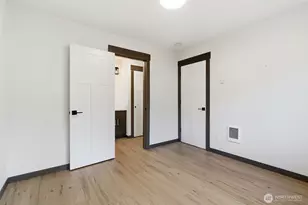 1281 Admirals Dr, Coupeville, WA 98236 - Photo 10