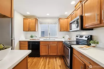 9523 Ashworth Avenue N #C, Seattle, WA 98103 - Photo 8