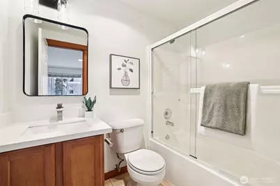 9523 Ashworth Avenue N #C, Seattle, WA 98103 - Photo 12