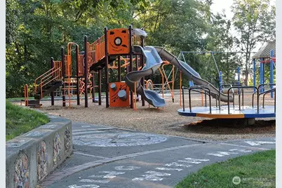 9523 Ashworth Avenue N #C, Seattle, WA 98103 - Photo 28