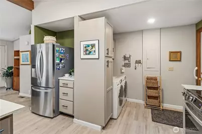 517 NW Silver Meadow Lane, Bremerton, WA 98311 - Photo 10