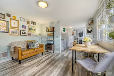 4034 NE 109th Street, Seattle, WA 98125 - Photo 4