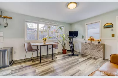 4034 NE 109th Street, Seattle, WA 98125 - Photo 4