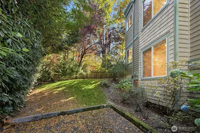 112 9th Lane #112, Kirkland, WA 98033 - Photo 2