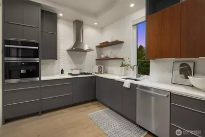 8926 NE 36th Street, Yarrow Point, WA 98004 - Photo 10