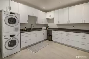 8926 NE 36th St, Yarrow Point, WA 98004 - Photo 36