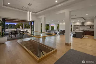 8926 NE 36th St, Yarrow Point, WA 98004 - Photo 4