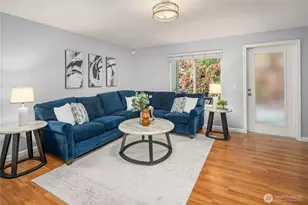 595 Newport Way NW, Issaquah, WA 98027 - Photo 2