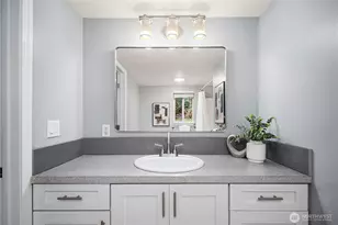 595 Newport Way NW, Issaquah, WA 98027 - Photo 12