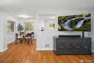 595 Newport Way NW, Issaquah, WA 98027 - Photo 4