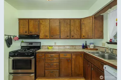 1034 W Spruce Street, Port Angeles, WA 98363 - Photo 8