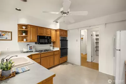 15985 Lindsey Lane NE, Poulsbo, WA 98370 - Photo 16