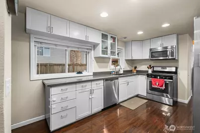 4706 Picnic Point Road, Edmonds, WA 98026 - Photo 12