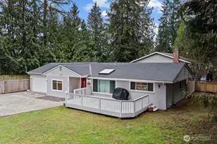 4706 Picnic Point Rd, Edmonds, WA 98026 - Photo 2