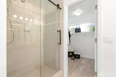 8840 NE 24th Street, Clyde Hill, WA 98004 - Photo 22