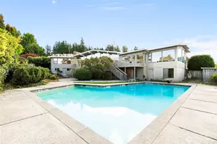 8840 NE 24th St, Clyde Hill, WA 98004 - Photo 38