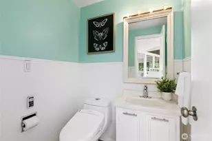 8840 NE 24th St, Clyde Hill, WA 98004 - Photo 28