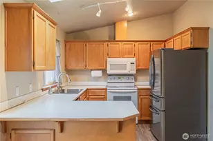 1925 24th Ave Ct SE, Puyallup, WA 98374 - Photo 14