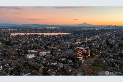 106 B N 80th, Seattle, WA 98103 - Photo 2