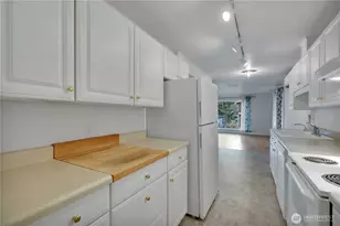 10421 2nd Pl SW, Seattle, WA 98146 - Photo 16