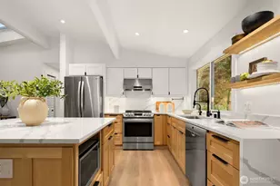 1513 3rd Pl, Kirkland, WA 98033 - Photo 4