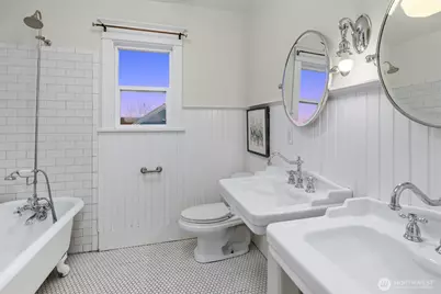 703 24th Avenue S, Seattle, WA 98144 - Photo 16