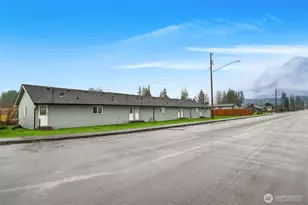 1015 Madison Ave, Darrington, WA 98241 - Photo 12