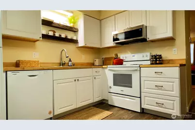 1015 Legion Way SE, Olympia, WA 98501 - Photo 6